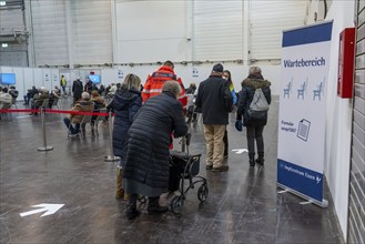 Start in the vaccination centre for corona vaccinations, in a hall of Messe Essen, for people over