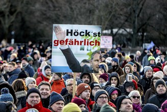 Around 100, 000 people gathered in front of the Bundestag on Sunday to protest against the AfD and