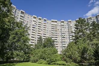 High-rise building, Lipschitzallee, Gropiusstadt, Neukölln, Berlin, Germany, Europe