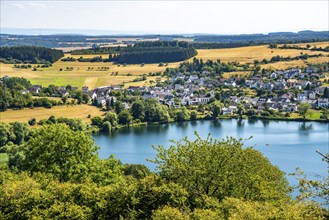 Schalkenmehrener Maar, Vulkaneifel, Vulkansee, Eifel, Rhineland-Palatinate, Germany, Europe