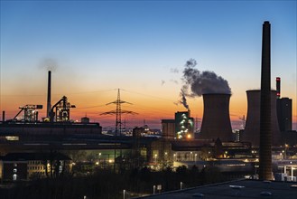 The two blast furnaces of HKM, Hüttenwerke Krupp Mannesmann, in Duisburg-Hüttenheim, extinguishing