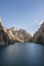 Mountain lake Kol Suu, Sary Beles Mountains, Naryn Province, Kyrgyzstan, Asia