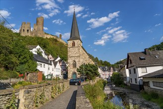 Monreal, idyllic half-timbered village in the Elz valley, ruins of the Löwenburg castle, in the