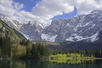 Lago Fusine and the Mangart mountain range, Tarvisio, province of Udine, Italy, Europe