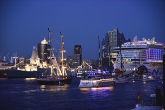 Germany, Hamburg, Elbe Philharmonic Hall, concert hall, harbour birthday, Europe