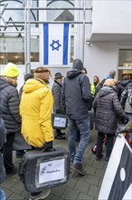 Suitcase march in Recklinghausen, for the 2nd time over 500 people walk through Recklinghausen,