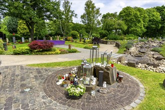 Memoriam Garden, graves in themed gardens, harbour of peace, at the Park Cemetery in Essen, the