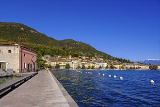 Lakeside promenade, Lungolago, lakeside promenade, Salo, Lake Garda, Lago di Garda, Lombardy,