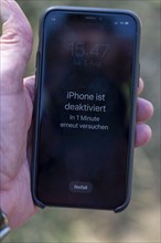 IPhone 11Pro, message on the screen that the mobile phone has been deactivated