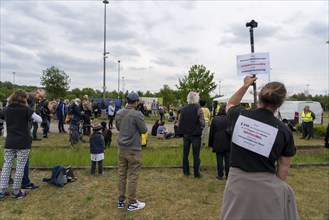 Demonstration against the restrictions in the Corona crisis, anti-vaccination, protest against