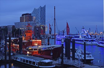 Europe, Germany, Hamburg, Elbe, HafenCity, Kehrwiederspitze, glass facade, Elbe Philharmonic Hall,