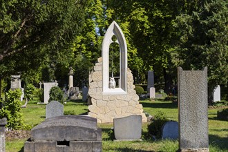 A new monument can be seen at Caspar David Friedrich's grave in Dresden's Trinitatisfriedhof