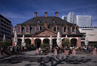 People sitting on terrace in restaurant, Hauptwache, Frankfurt am Main, Hesse, Germany, Europe