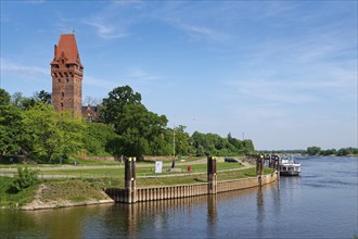 Mouth of the Tanger into the Elbe and entrance to the harbour, on the left the tower of Tangermünde