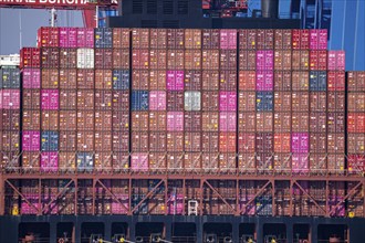 Port of Hamburg, Waltershofer Hafen, HHLA Container Terminal Burchardkai, Container Freighter