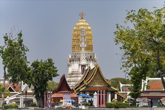 Prang of the Buddhist temple Wat Phra Si Rattana Mahathat in Phitsanulok, Thailand, Asia