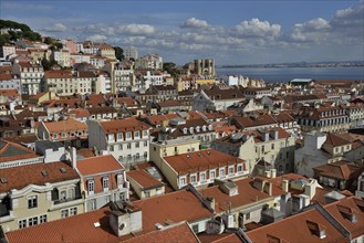 View over the historic Alfama district towards the Tagus River, Lissabon, Portugal, Europa, Lisbon,