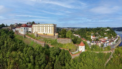 Veste Oberhaus, built 1219-1800, on the right Ilzstadt with the mouth of the river Ilz, aerial