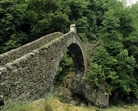 Stone Bridge, Intragna, Centovalli, Ticino, Switzerland, Europe