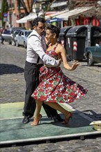 Tango dancer, street tango, near Plaza Dorrego, San Telmo district, Buenos Aires, Argentina, South