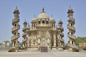 Mohabbat Maqbara Palace, mausoleum of two princes of Junagadh, mixture of Islamic and European