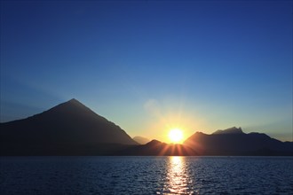 Lake Thun, Niesen, 2362 m, view from Beatenbucht, Bernese Oberland, Switzerland, Europe