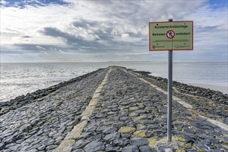 North Sea, Spiekeroog Island, autumn, coastal protection in the west of the island, breakwater,