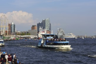 Germany, Hamburg, HafenCity, view to Elbe Philharmonic Hall, Hamburg's new concert hall, harbour