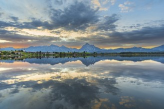 Sunrise, Hopfensee, near Füssen, Ostallgäu, Allgäu, Upper Swabia, Swabia, Bavaria, Germany, Europe