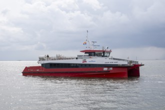 Adler Rüm Hart, catamaran on the North Sea, ferry between Föhr and Amrum, North Sea island, North