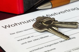 Symbolic image: Blank form of a rental agreement for a flat