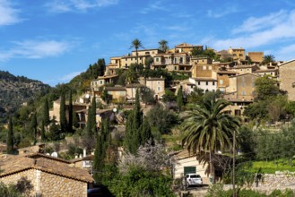 The village of Deià, in the north-west of the island, Serra de Tramuntana, Majorca, Spain, Europe