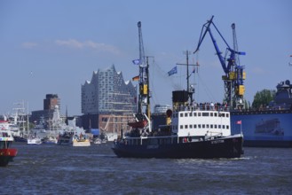 Europe, Germany, Hamburg, Elbe, Harbour Birthday, View from St. Pauli to the Elbe Philharmonic