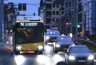 A Solaris Urbino E bus of the BVG line 142 drives along Invalidenstraße, Berlin, 27/02/2023