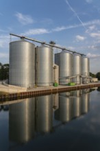 Silo plant, storage silo for grain and rape, of the Raiffeisen-Landbund, at the Lahde lock canal, 5