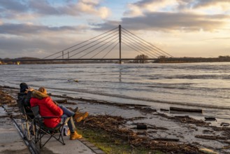 Rhine flood, riverside promenade in Wesel, partly the river water is already spilling onto the