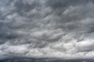 Cloudy, grey sky, rain clouds, heavy rain, bad weather, storm, dramatic cloud formation, full size,