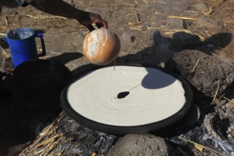 Amhara region, production of flatbread made from teff, typical bread called injera, Ethiopia,