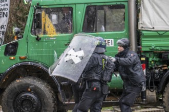 2nd day of the eviction of the Lützerath hamlet, occupied buildings of the former farm, by climate