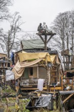 2nd day of the clearing of the hamlet Lützerath, by the police, of tree houses and huts, of climate