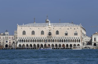 Doge's Palace and Bridge of Sighs, San Marco district, Venice, Veneto region, Italy, Europe