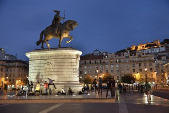 Bronze equestrian statue of João I in the Praça da Figueira square, Lissabon, Portugal, Europa,