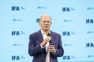 Olaf Scholz (Chancellor of the Federal Republic of Germany, SPD) gives a press statement after the