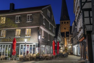 The old town of Hattingen, half-timbered houses, gastronomy in the street Kirchplatz, Protestant