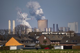 View over the village of Berrendorf-Wüllenrath, part of Elsdorf, to the Neurath lignite-fired power