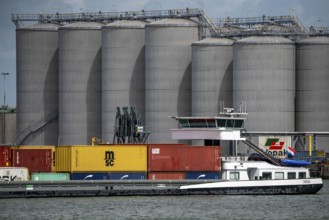 Vopak Terminal Vlaardingen, large tank farm, independent terminal with deep-sea access in the port