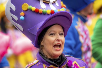 Rose Monday parade in Düsseldorf, street carnival, foot groups