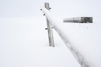 Fence, wooden house, Swedish-Finnish research station Kinnvika, wintry, snowy landscape,