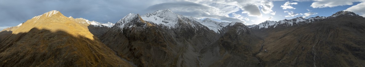 Panorama, Mountain landscape in the evening light, Mountain hut Martin-bush-Hütte, Niedertal in