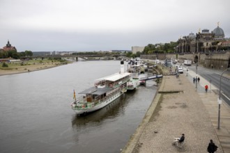 Following the partial collapse of the Carola Bridge in Dresden, shipping traffic on the Elbe is